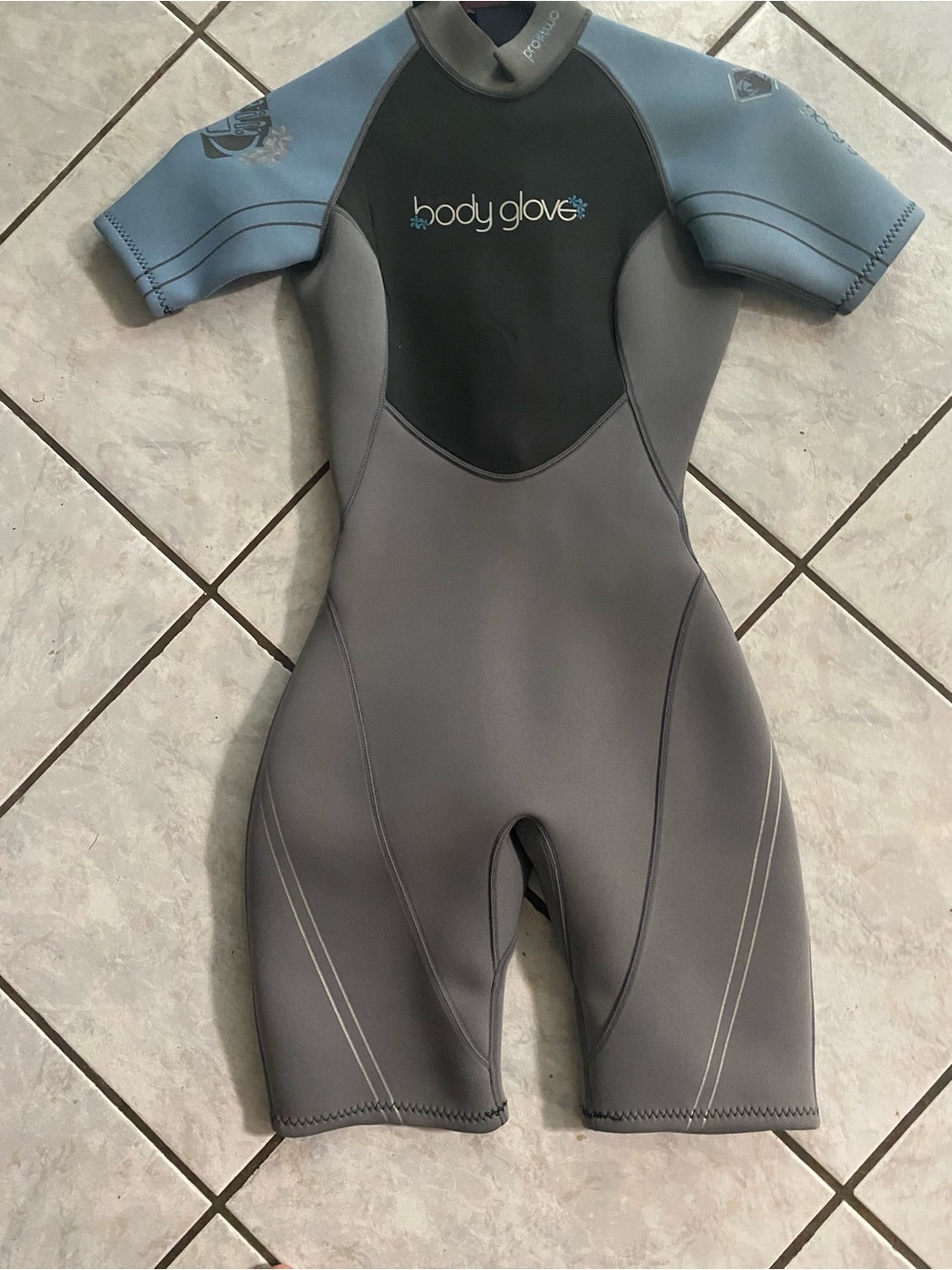 Body Glove women  Shorty Rashguard - Gray & Blue